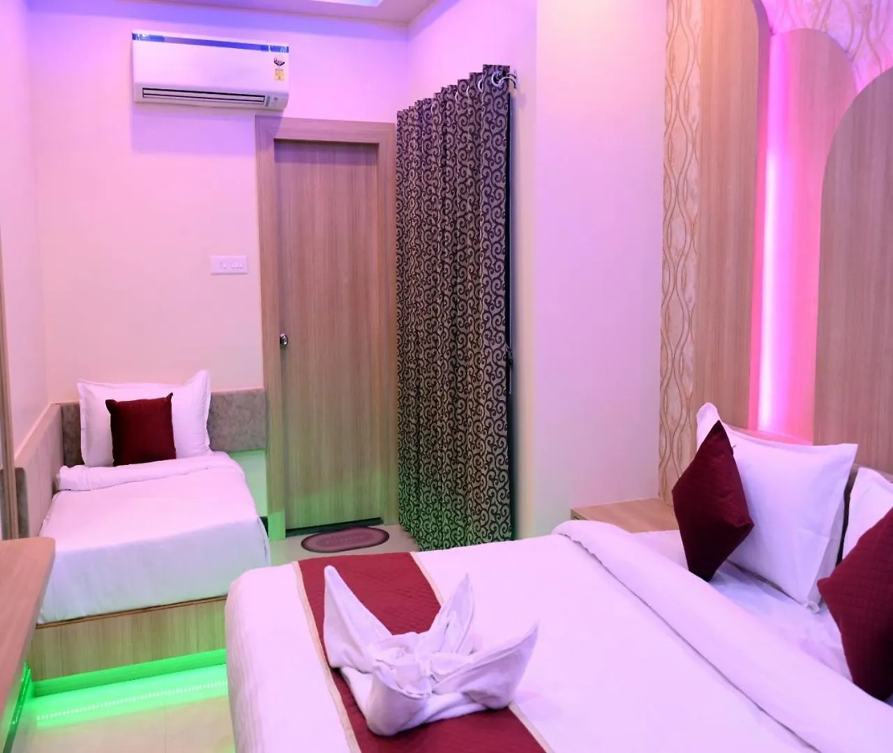 ***  Hotel Shankara Residency Varanasi India