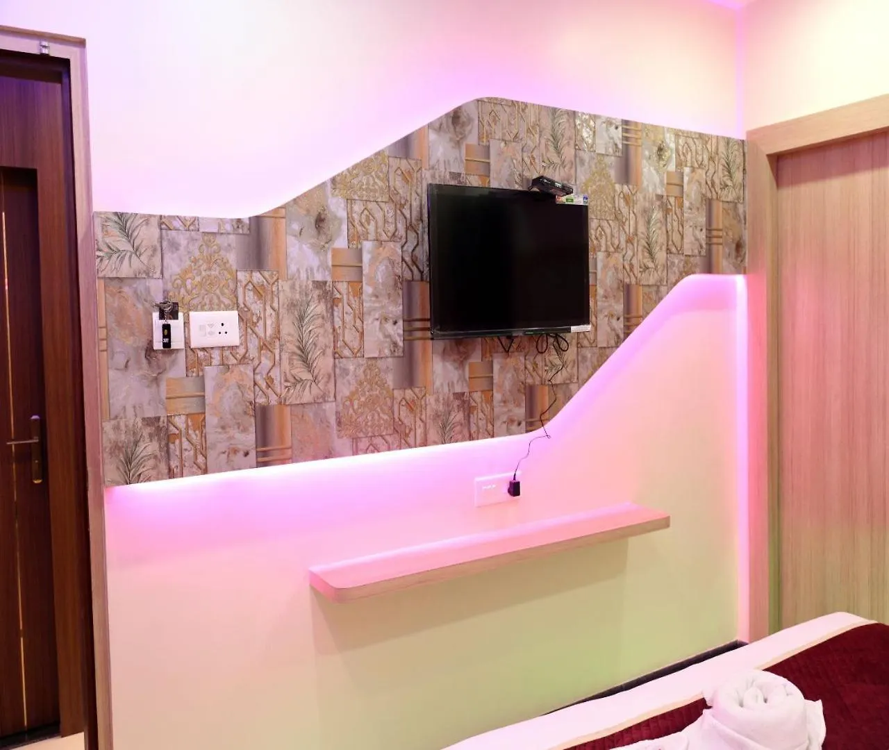 ***  Hotel Shankara Residency Varanasi India